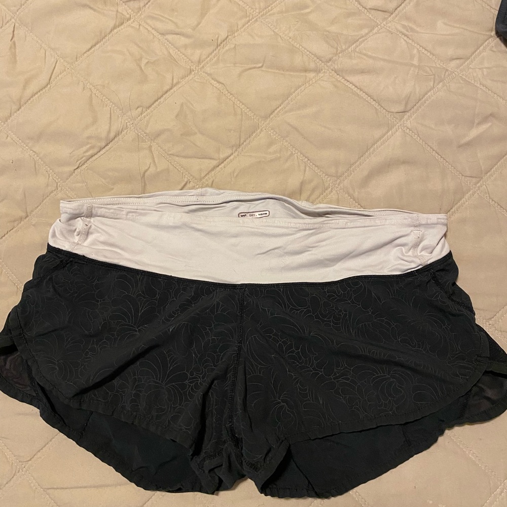 Lululemon Wet Dry Warm Shorts Size 4